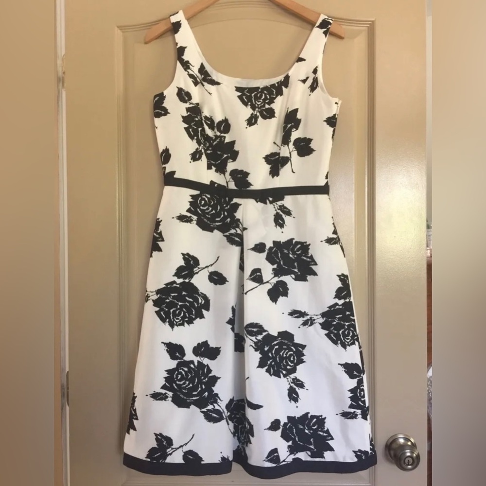 Ann Taylor Black & White Floral A Line Dress Sleeveless Size 8p